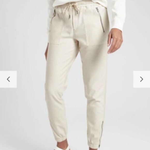 ATHLETA Birch Light Gray Farallon Jogger Pants Sz 4 - Picture 1 of 15